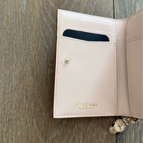 BVLGARI Serpenti Forever Leather Gold Metallic Card Holder New With Tags and Box - Picture 6 of 9